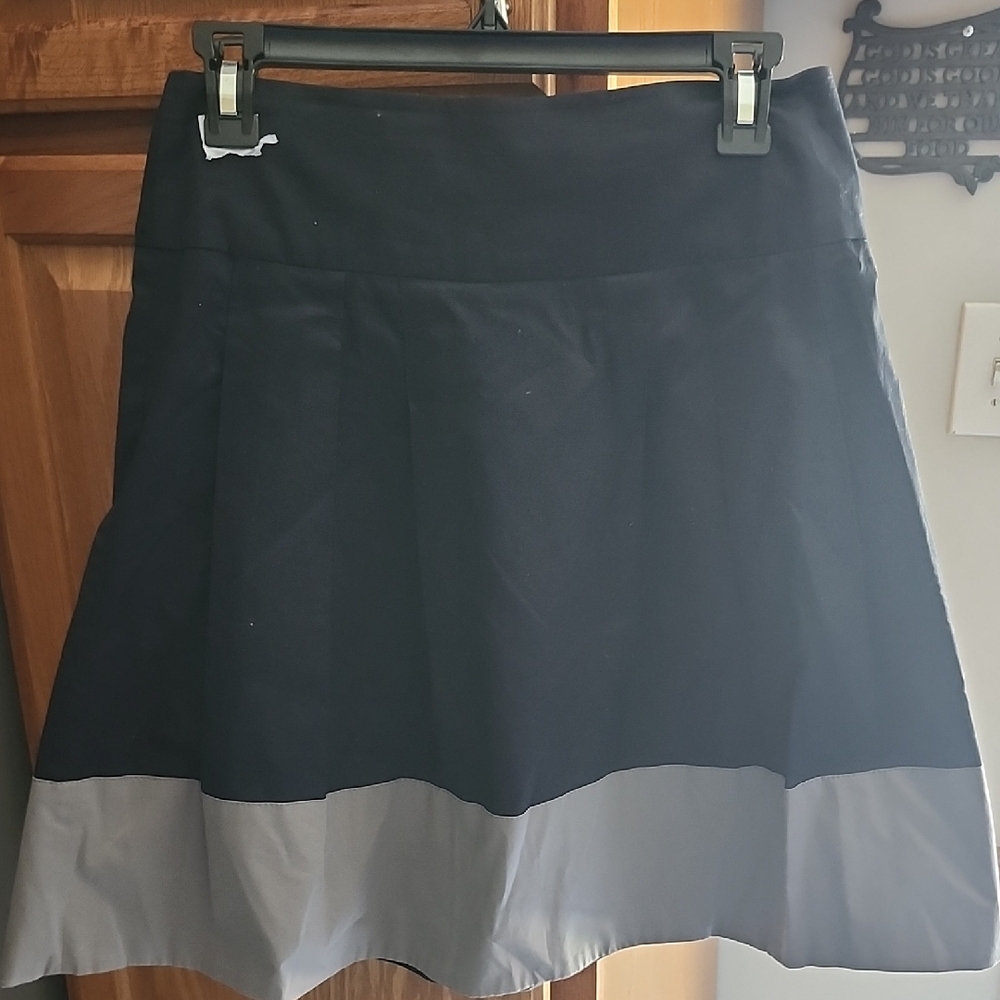 Vince Black & Gray Pleated A-Line Skirt Size 4